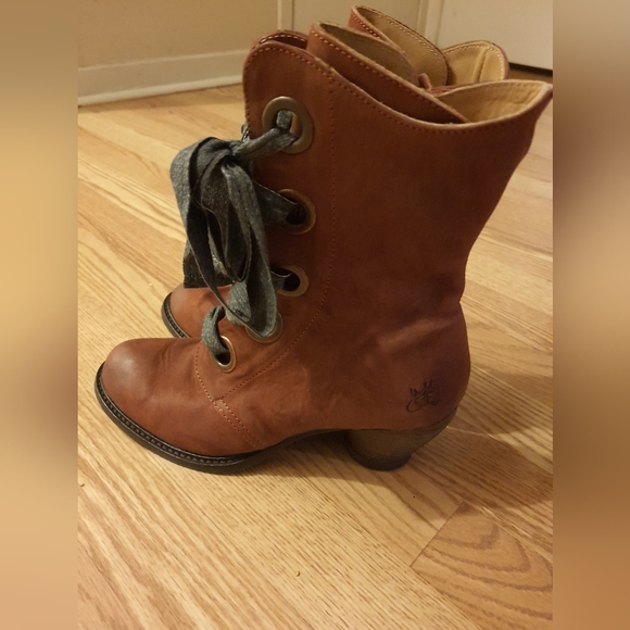 John Fluevog East End Gladstone Boots - Picture 2 of 6